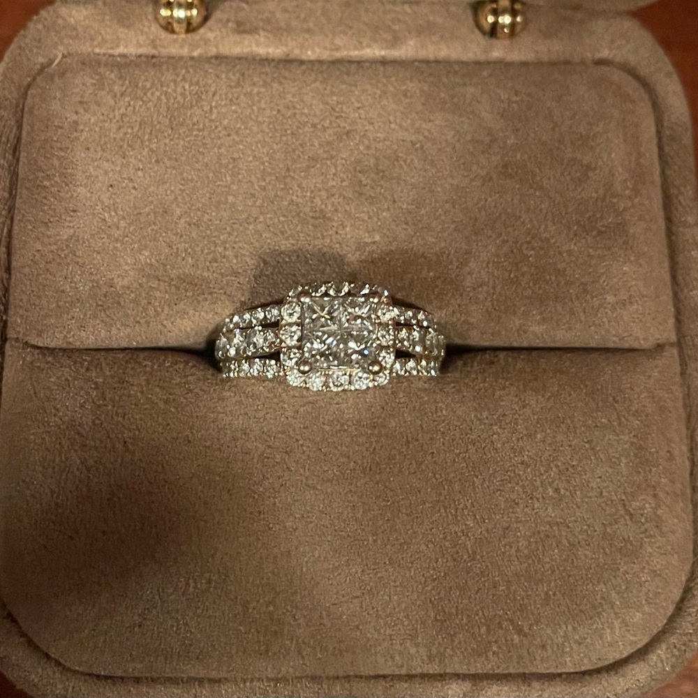 Diamond Princess and Round Halo Ring
14 K Yellow Gold
Size 7